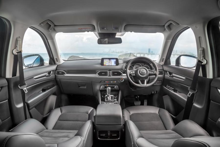 Торпедо Mazda CX-5 Touring 2017 года  (AU) (фото 2 из 23)